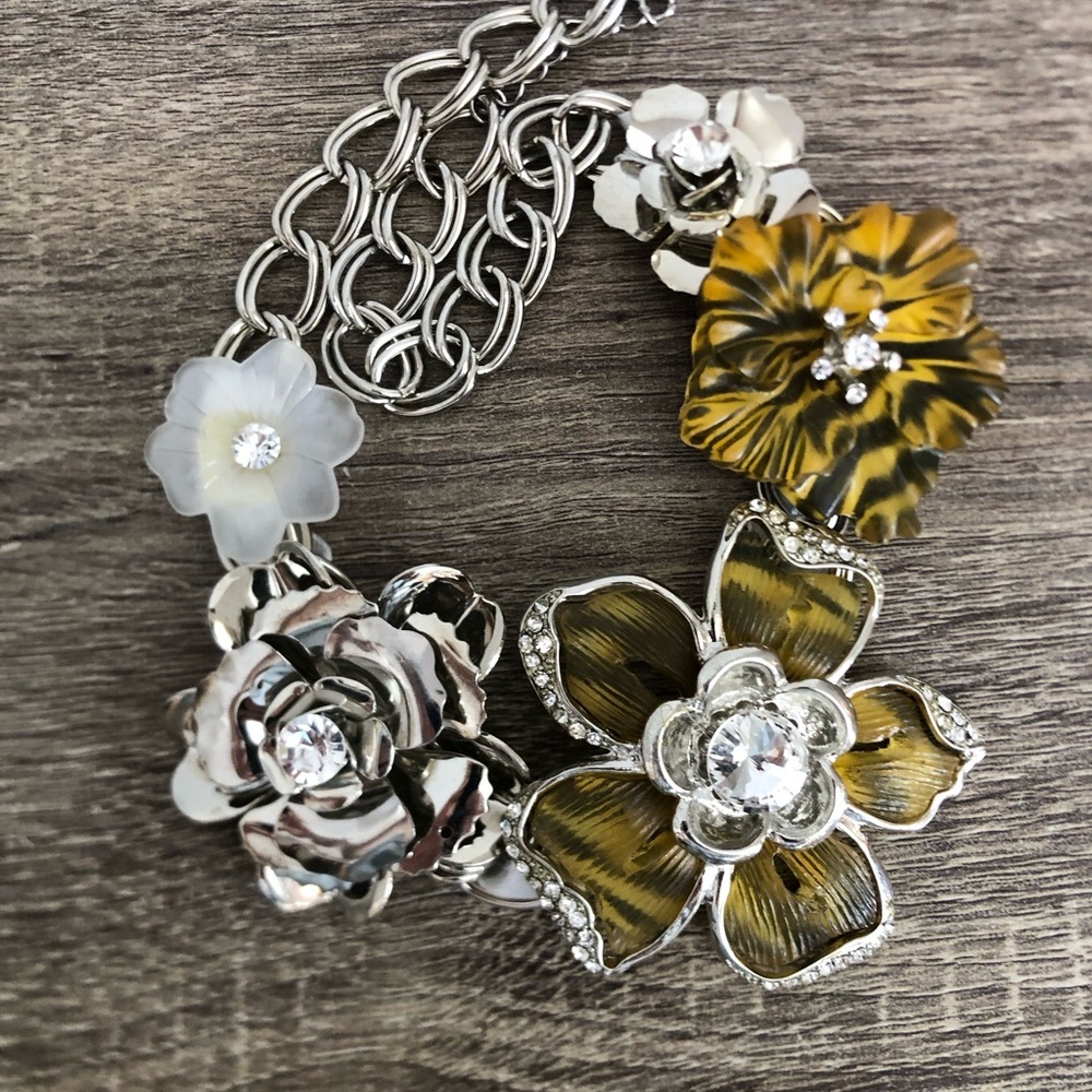 Vtg Chunky Floral Bib Necklace - Picture 8 of 16